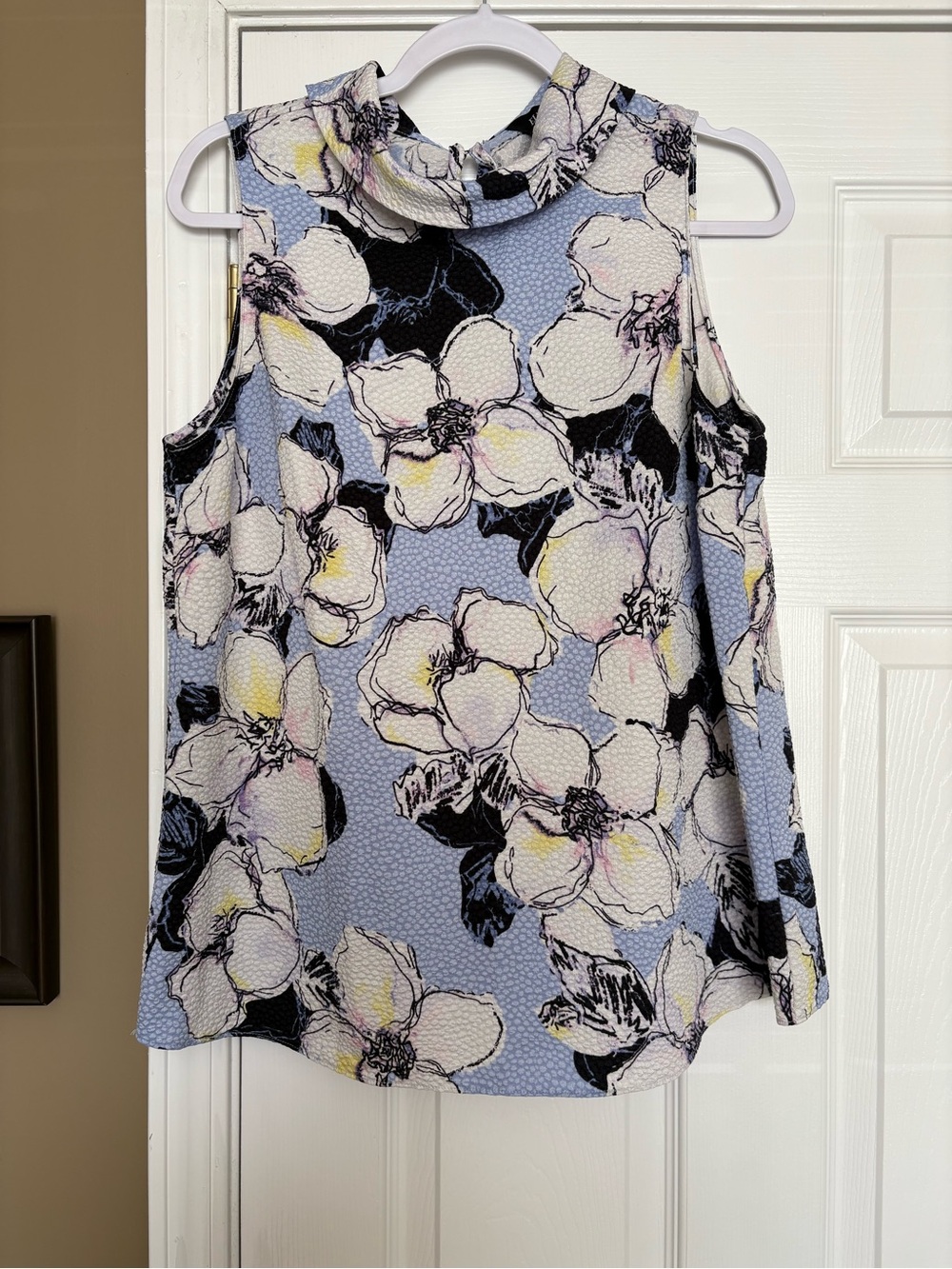 Ellen Tracy Blue Floral Sleeveless Mock Neck Camisole